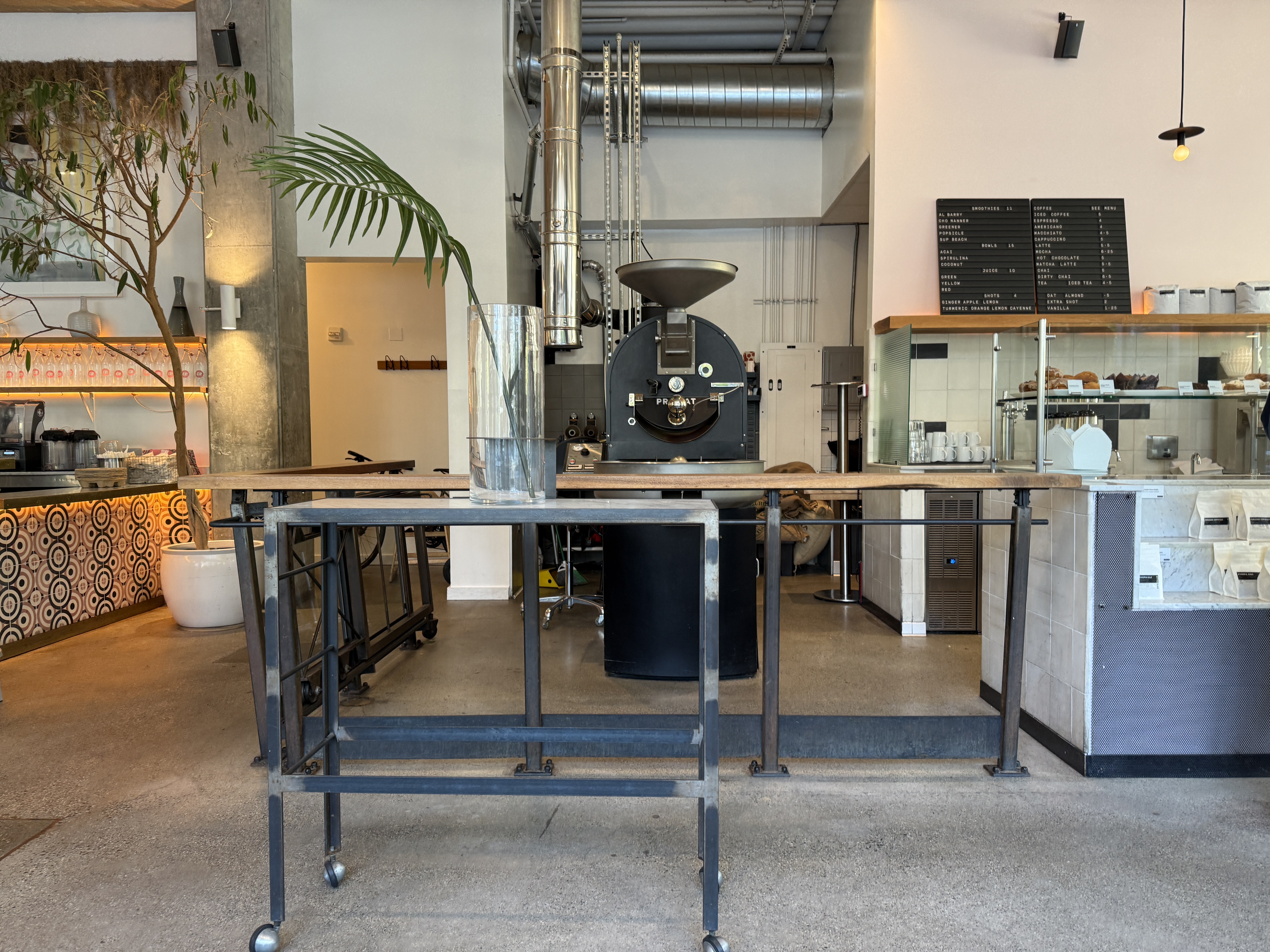 Café Réveille bar in Mission Bay