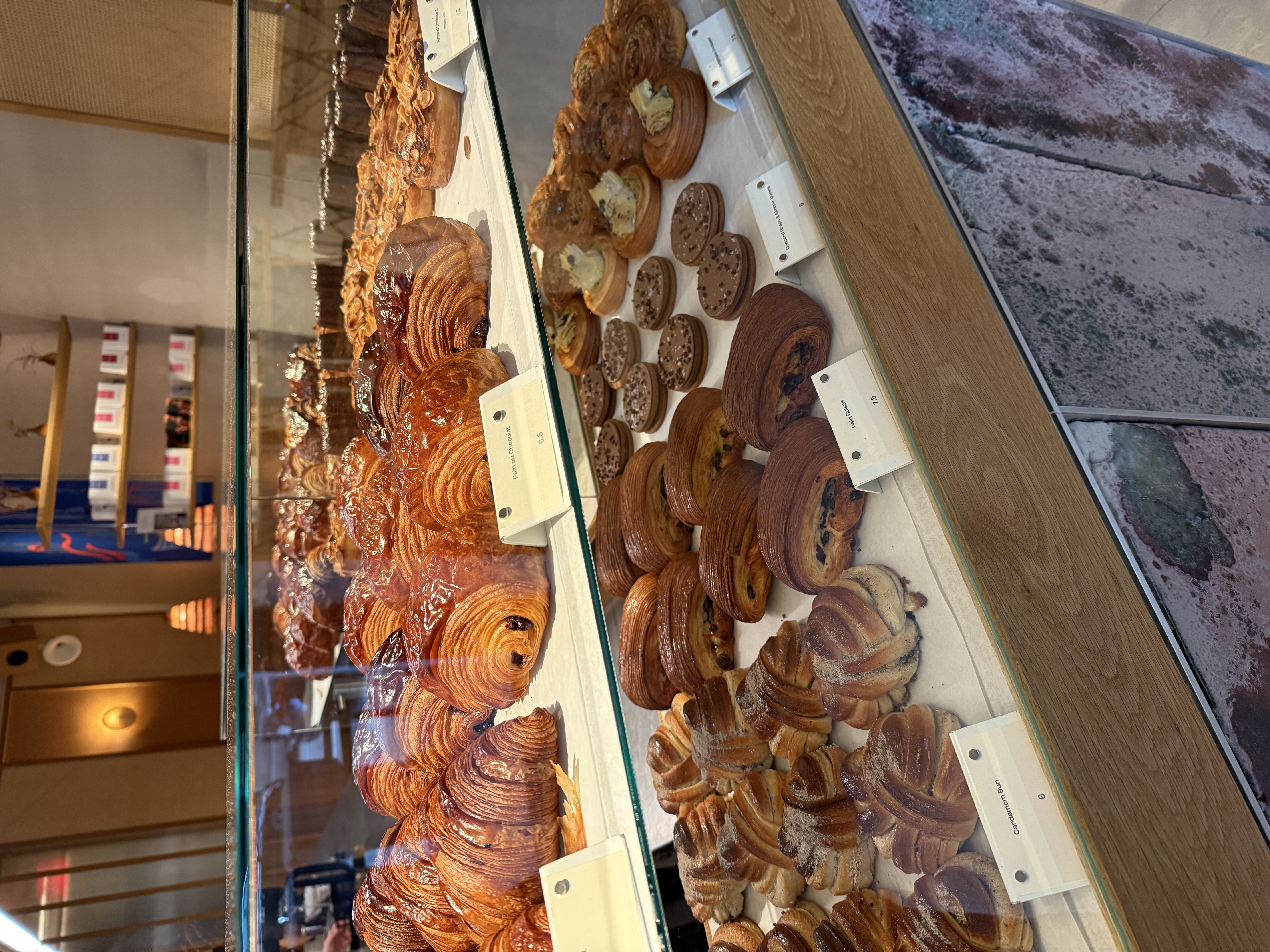 La Cabra cardamom bun